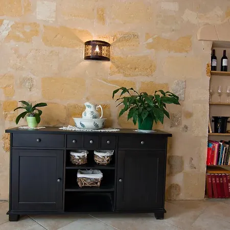 Chateau Beau-site Bed & Breakfast Portets